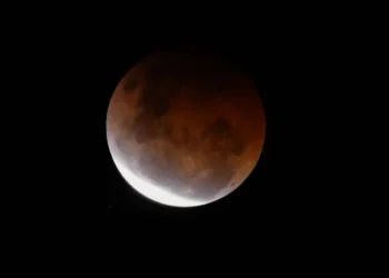 Último eclipse lunar do ano poderá ser visto nesta sexta-feira, 19.