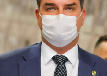 STJ anula processo contra Flávio Bolsonaro, suspeito de participar de rachadinhas