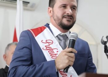 Em Irituia, prefeito compra 36 mil marmitas para doar à população em restaurante da avó da namorada