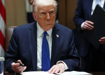 Após crise com Trump, Colômbia diz que vai voltar a receber deportados dos EUA