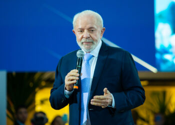 Lula critica “lenga-lenga” e diz que Ibama parece atuar contra governo