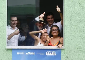 Lula, Helder Barbalho e Jader Filho visitam obras do programa ‘Minha Casa, Minha Vida’ em Outeiro