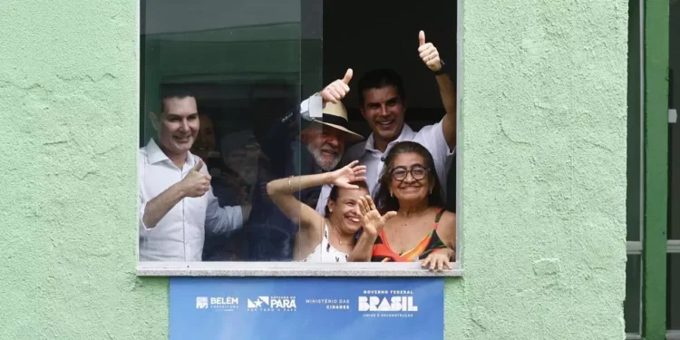 Lula, Helder Barbalho e Jader Filho visitam obras do programa ‘Minha Casa, Minha Vida’ em Outeiro
