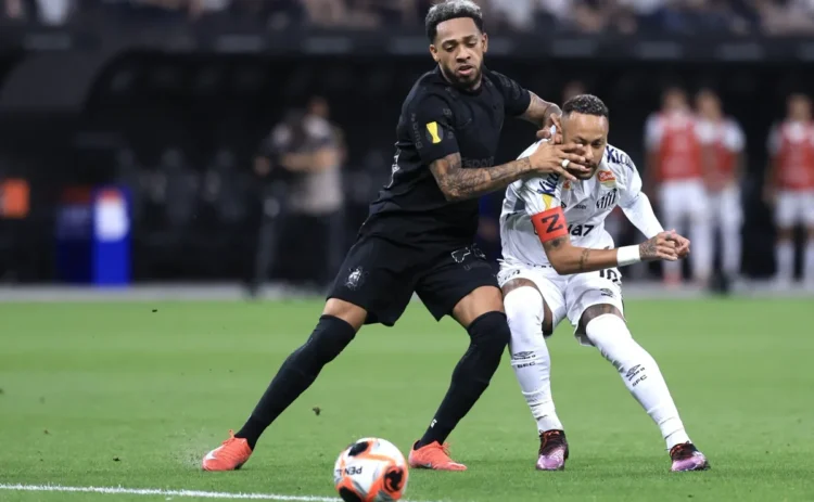 Martinez se estranha com Neymar em Corinthians x Santos e lance viraliza: “Peitando”