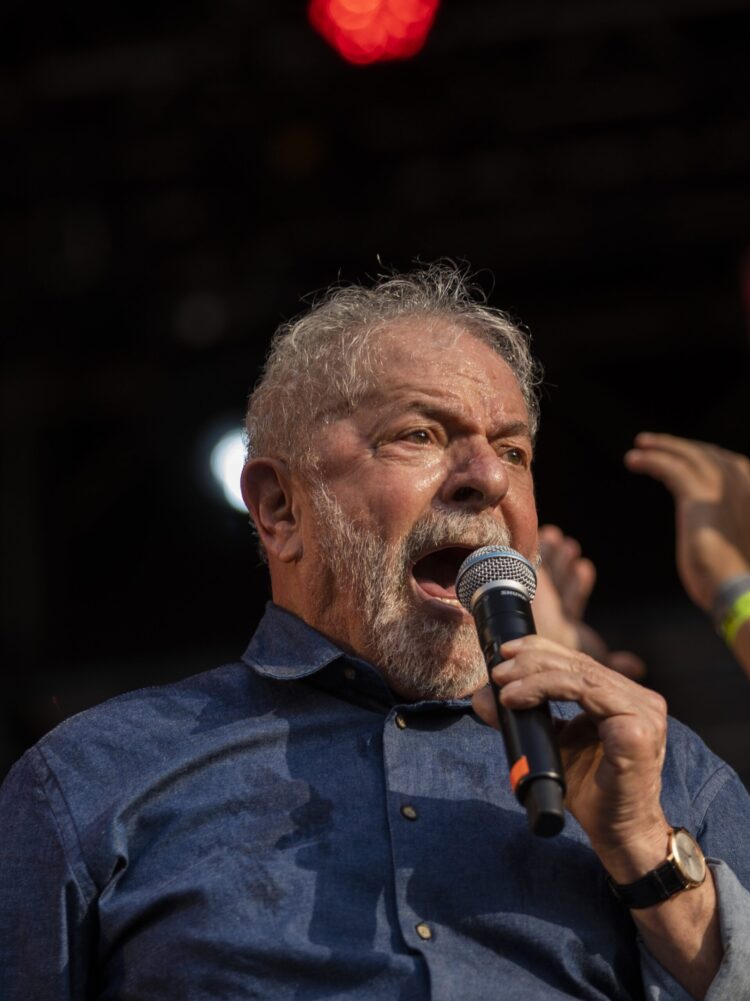 Homem que ameaçou matar Lula é identificado e está com tornozeleira