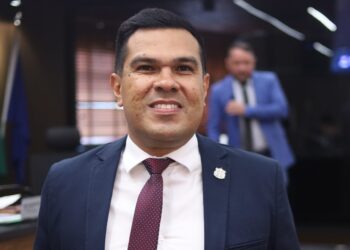 Vereador Igor Andrade (REDE) propõe criação de faixa azul exclusiva para motociclistas em Belém