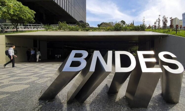 BNDES aprova investimento de R$ 32 milhões para produtora da “Ainda Estou Aqui”