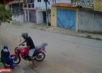 Mulher é derrubada por bandidos durante roubo em Diadema