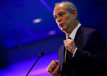 Ciro Gomes vai parar no Serasa após não quitar dívida de R$ 1 mil