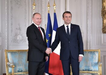 Rússia acusa Macron de ‘chantagem nuclear’ e chama de ameaça fala de presidente francês