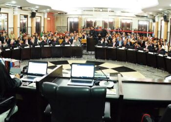 Desembargadores do Maranhão receberão iPhones 16 Pro Max comprados com dinheiro público