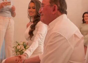 Amado Batista se casa com miss 51 anos mais jovem no MT