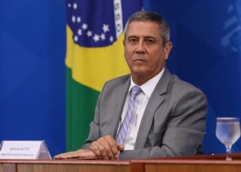 Braga Netto chama denúncia da PGR de ‘ilógica’ e ‘fantasiosa’ e critica atuação de Moraes