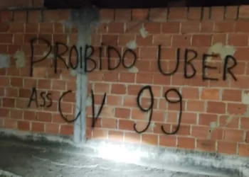 Comando Vermelho aumenta número de localidades com proibição para carros de aplicativo: “Se entrar morre”
