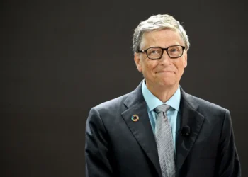 Bill Gates diz que IA vai substituir médicos e professores em menos de 10 anos