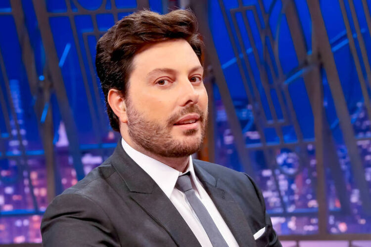 Danilo Gentili diz que tentou denunciar Otávio Mesquita após episódio com ex-funcionária e exibe troca de mensagens com advogado