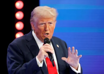 Trump ameaça taxar China em mais 50% se país não voltar atrás de retaliação aos EUA