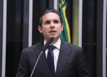 Hugo Motta diz que fez acordo com Glauber Braga para deputado encerrar greve de fome