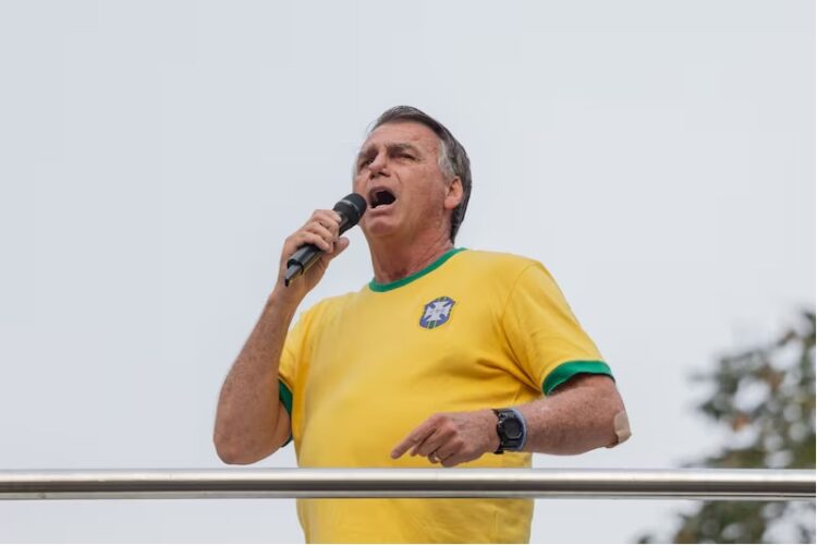 Bolsonaro passa mal e é internado em hospital no Rio Grande do Norte