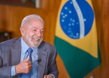 Lula perde para Bolsonaro e empata com Michelle, diz pesquisa