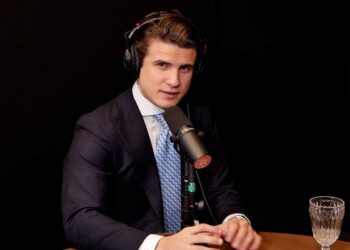 “VAMPIRISMO SOCIAL”: André Marinho compara fraude no INSS com golpe do mensalão