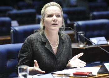 Fraude no INSS: Gleisi diz que Lupi “não tem motivo para ser afastado”