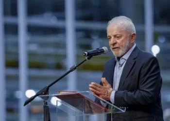 Comitiva de Lula na Ásia teve 84 pessoas e custou mais de R$ 800 mil