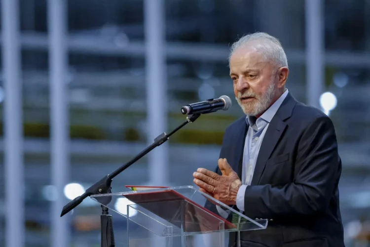 Comitiva de Lula na Ásia teve 84 pessoas e custou mais de R$ 800 mil