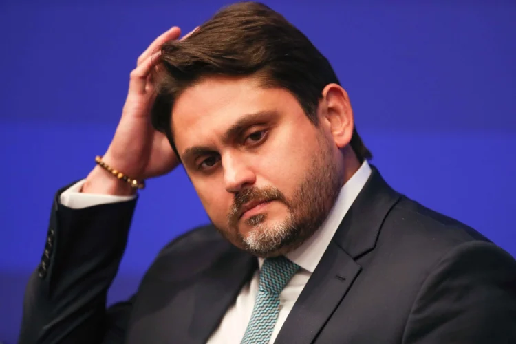 Juscelino decide pedir demissão a Lula após ser denunciado pela PGR