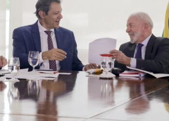 Com meses de atraso, Lula sanciona Orçamento 2025 com 2 vetos
