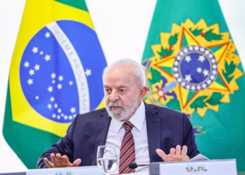 Lula entrega PEC da Segurança Pública a presidentes do Congresso