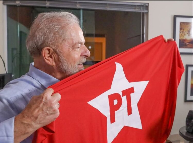 Aprovação do governo Lula cai e chega em 41%,