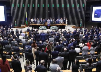 Líderes do Centrão avaliam como ‘inviável’ a pauta da anistia no Congresso