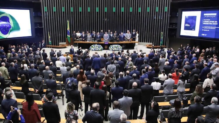 Líderes do Centrão avaliam como ‘inviável’ a pauta da anistia no Congresso