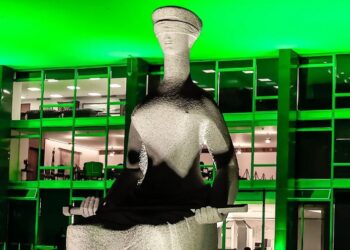 STF lacrou celulares dos presentes na plateia durante julgamento do núcleo golpista