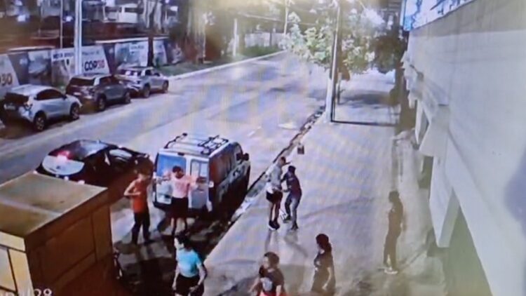 Grupo de corredores é assaltado na avenida Visconde de Souza Franco