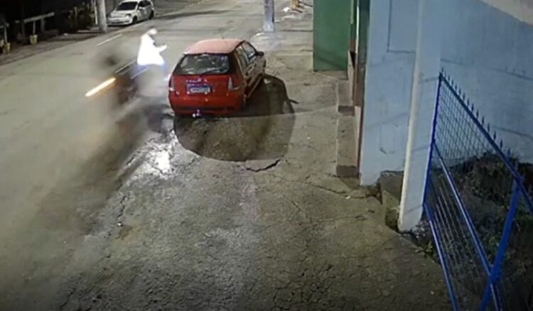 Motociclista sem habilitação m4ta homem atropelado no RJ