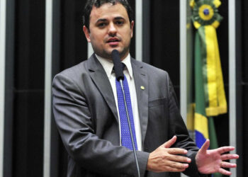 Glauber Braga do PSOL anuncia greve de fome em protesto contra processo de cassação de mandato