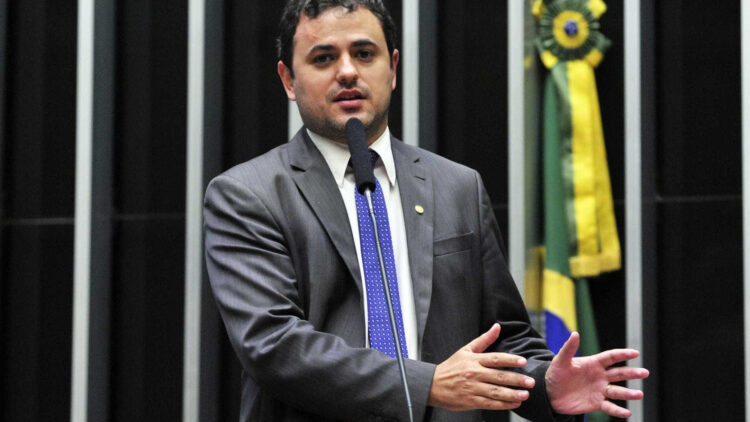 Glauber Braga do PSOL anuncia greve de fome em protesto contra processo de cassação de mandato