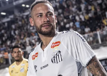 Fora dos gramados há um mês, Neymar posta indireta: “Felicidade incomoda demais”