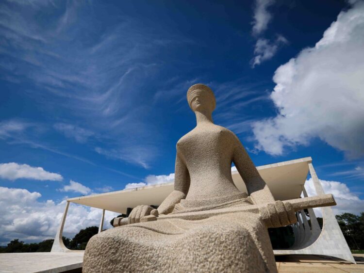 STF derruba leis municipais que proibiam linguagem neutra nas escolas