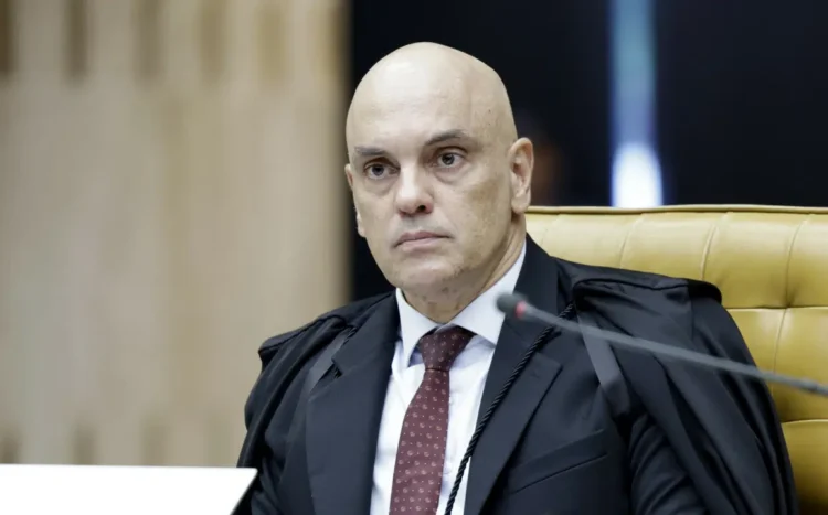 Moraes será relator de pedido de Hugo Motta para suspender ação penal contra Ramagem