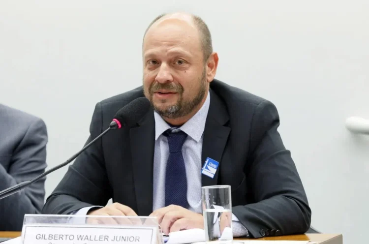 Ressarcimento a aposentados será automático e via benefício, diz presidente do INSS