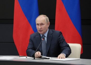 Rússia propõe cessar-fogo de 3 dias, mas Ucrânia mantém ofensiva