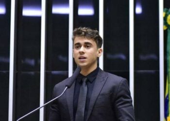 Nikolas repete estilo de vídeo do Pix e pressiona por CPI do INSS