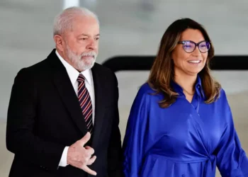 Justiça dá 20 dias para governo explicar gastos com Janja em viagens