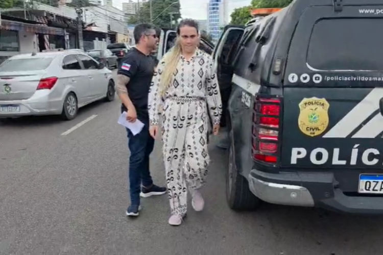 Polícia prende mulher que se passava por médica em hospital de Manaus