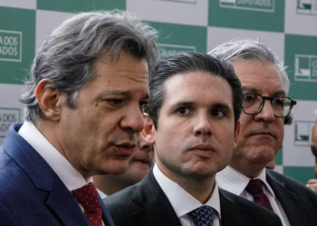 Ofensiva do setor privado eleva pressão sobre Motta por anulação do aumento do IOF e amplia crise