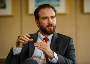 Após reunião com banqueiros, Ministério da Fazenda admite discutir alternativas à alta do IOF