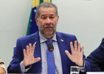 Lupi não resiste a escândalo do INSS e Lula o troca por Wolney Queiroz